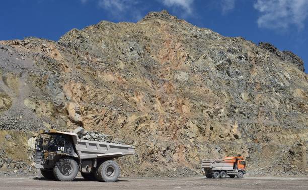 Перевозка руды на горнообогатительном комбинате. Фото: VYACHESLAV OSELEDKO/AFP via Getty Image | Epoch Times Россия