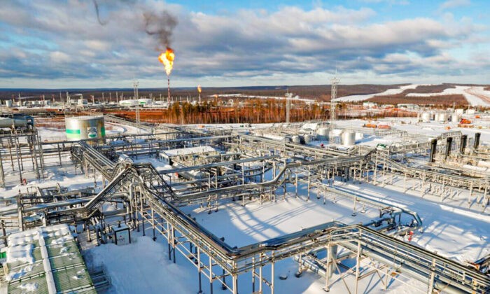 Завод на Ярактинском нефтяном месторождении в Иркутской области, Россия, 10 марта 2019 года. (Vasily Fedosenko/Reuters) | Epoch Times Россия
