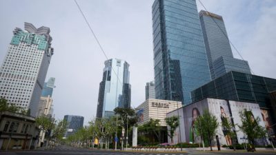 Экономика Шанхая тяжело пострадала из-за общегородского карантина