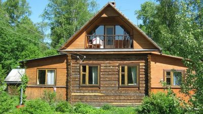 В России на 30% увеличился спрос на дешёвые дома и участки