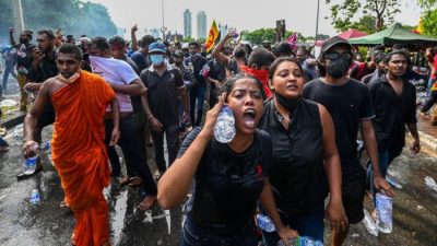 В Шри-Ланке объявлено чрезвычайное положение в связи с усилением протестов