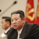 Северная Корея сообщила ещё о 15 умерших и почти 300 тыс. с симптомами COVID-19