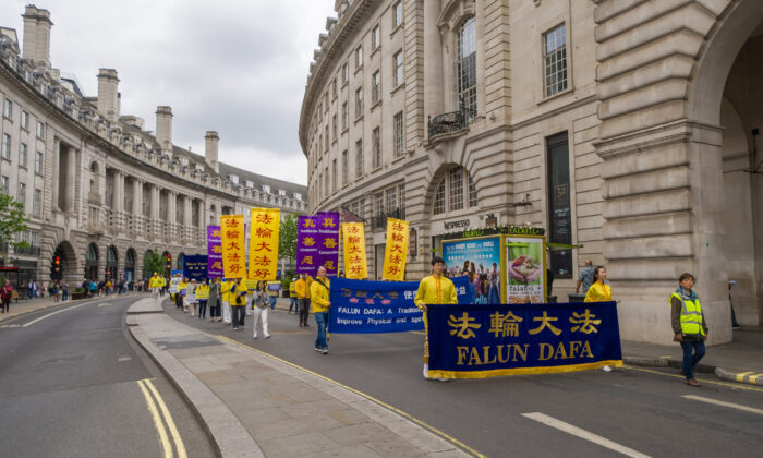 Парад в честь Всемирного дня Фалунь Дафа в центре Лондона 7 мая 2022 года. Фото: Yan Ning/Epoch Times | Epoch Times Россия