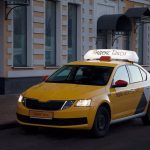 Госдума приняла закон о запрете приёма на работу таксистов с судимостью