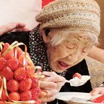 119-летняя старушка любила сладкие напитки — в чём секрет её долголетия?