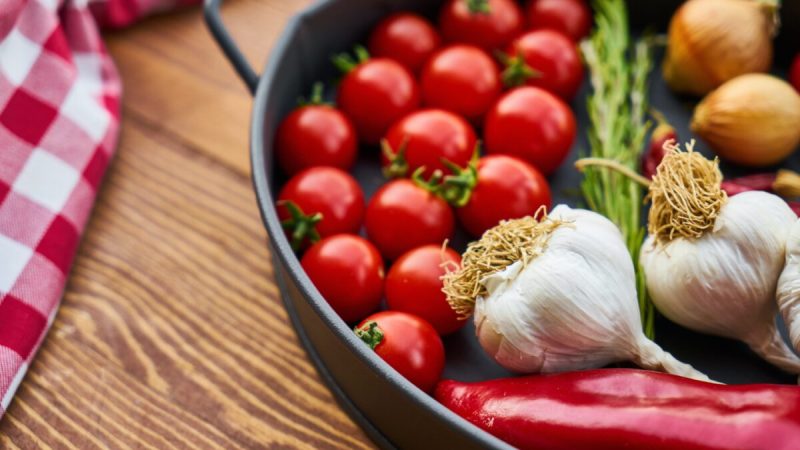 Если вы заинтересованы в соблюдении средиземноморской диеты, то основу вашего меню составит большое количество богатых антиоксидантами фруктов, овощей, бобовых и цельнозерновых. Engin Akyurt/Pexels | Epoch Times Россия