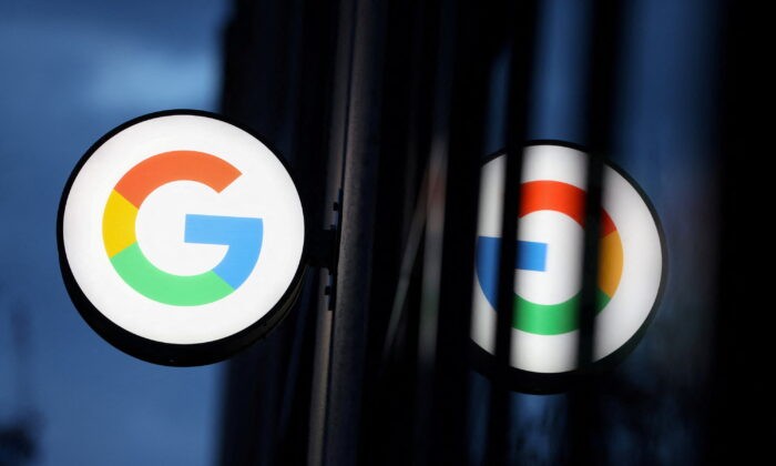 Логотип компании Google LLC виден в магазине Google StoreChelsea на Манхэттене 17 ноября 2021 года. (AndrewKelly/Reuters) | Epoch Times Россия