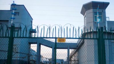 США и другие страны призывают МОТ расследовать нарушения трудовых стандартов в Синьцзяне