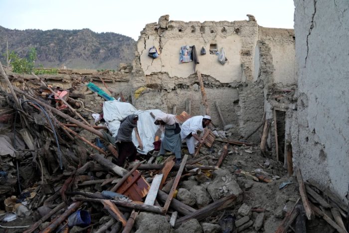 Число погибших в результате землетрясения в Афганистане возросло до 1150 человек
