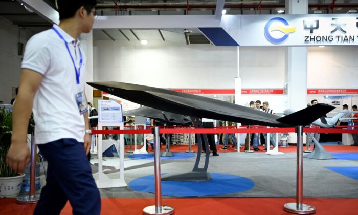 Модель беспилотника FL-71 на выставке китайского оборонного информационного оборудования и технологий в Пекине 18 июня 2019 года. (Wang Zhao/AFP via Getty Images)