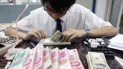 Иностранные инвесторы сбрасывают юань и бегут из Китая