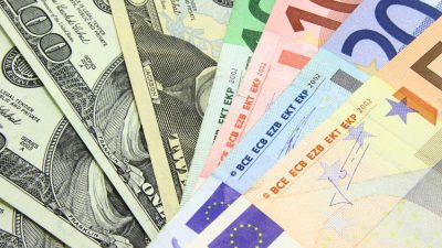 Отдых за рубежом: евро или доллары?