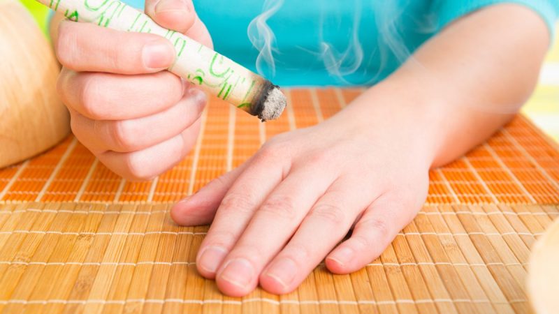 Прижигание — эффективное средство от боли и многих других проблем со здоровьем. (Фото: Shutterstock)
 | Epoch Times Россия