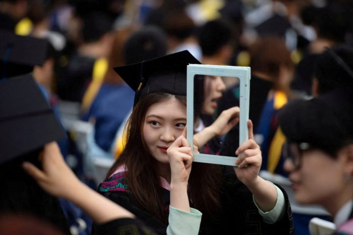 Рекордное количество китайских выпускников сталкивается с безработицей