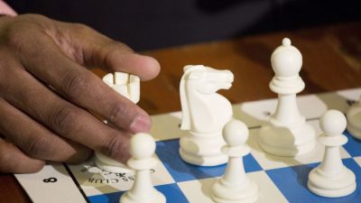 В Москве шахматный робот сломал ребёнку палец на Moscow Chess Open