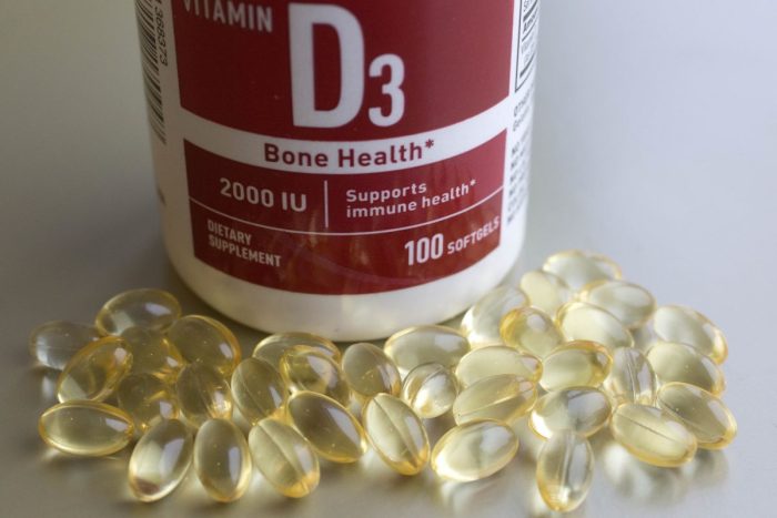 COVID-19 можно лечить и предотвратить с помощью витамина D: доктор Роберт Мэлоун
