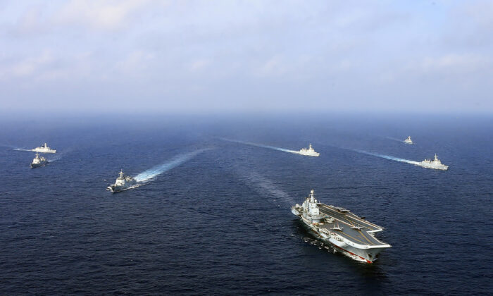 Корабли ВМС Китая несколько дней курсировали вокруг Японии