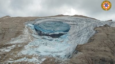 Сход альпийского ледника в Италии: погибли шестеро туристов, число жертв может возрасти