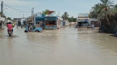 В результате сильных муссонных дождей за 3 недели в Пакистане погибли 77 человек