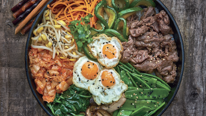 Пибимпап делает акцент корейской кухни на балансе. (Courtesy of Judy Joo) | Epoch Times Россия