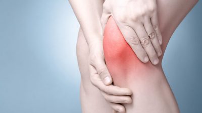 Четыре простых упражнения, которые избавят вас от боли в коленных суставах