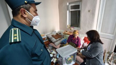 Правительство Узбекистана объявило чрезвычайное положение после смертоносных беспорядков