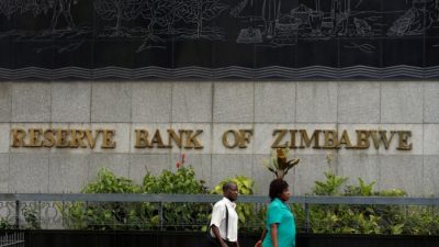 Резервный банк Зимбабве начнёт продавать золотые монеты на фоне стремительно растущей инфляции и девальвации валюты