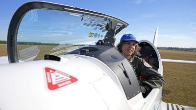 17-летний пилот в одиночку облетел земной шар