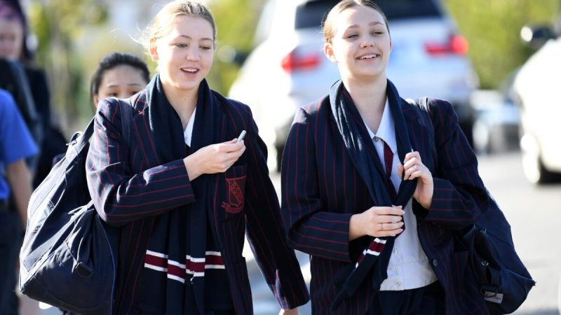 После запрета на телефонные звонки в средней школе Сиднея учащиеся снова стали процветать. (Dan Peled/AAP) | Epoch Times Россия