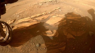 Марсоход НАСА показал удивительную геологию марсианского кратера