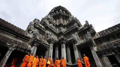 США вернули Камбодже 30 древних артефактов, похищенных в конце ХХ века