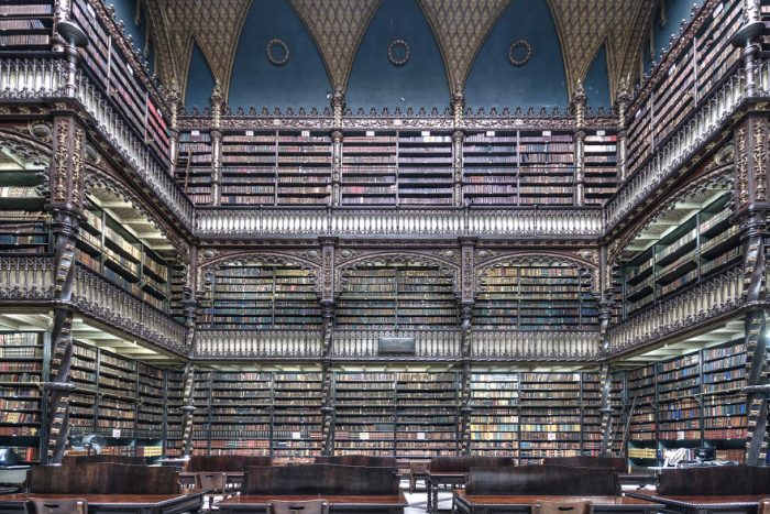 Ценные библиотеки: фотограф путешествует по 101 стране, делая снимки библиотек по всему миру