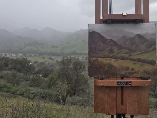 Художник пленэра пишет картины, которые идеально соответствуют окружающим его пейзажам: прибой, луга, горы…