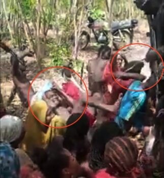 Бандиты избивают похищенных студентов на северо-западе Нигерии на видео, выпущенном похитителями 12 марта 2021 года. (Скриншот/youtube.com)