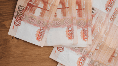 Росстат: Реальные зарплаты россиян в июне упали на 3,2%