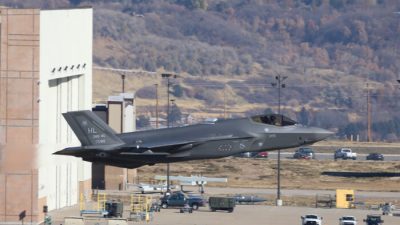 Пентагон приостановил поставки истребителей F-35 из-за китайских деталей в двигателе
