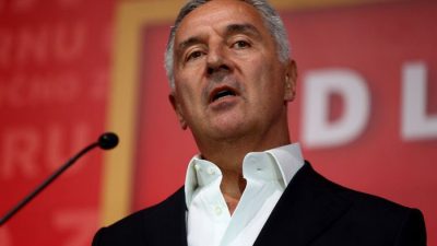 Парламент Черногории решил отправить президента в отставку. Почему?