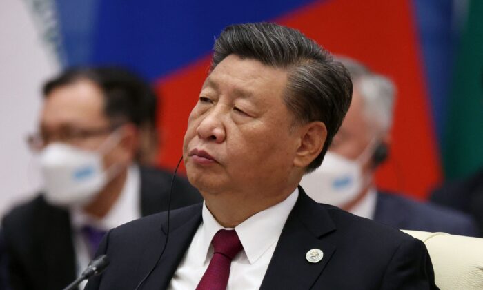 Китайский лидер Си Цзиньпин на саммите лидеров Шанхайской организации сотрудничества (ШОС) в Самарканде, Узбекистан, 16 сентября 2022 года. (Sergei Bobylyov/Sputnik/AFP via Getty Images)) | Epoch Times Россия