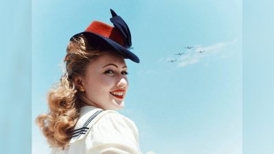 Гардероб американки в стиле 1940-х годов восхищает и удивляет людей