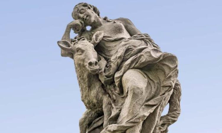 Статуя «Лень» из ряда 12 скульптур — образов добродетелей и пороков в Куксе, Чехия (изображение: marketa1982-Shutterstock.com) | Epoch Times Россия