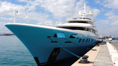 В Гибралтаре на аукционе продана роскошная яхта олигарха Дмитрия Пумпянского
