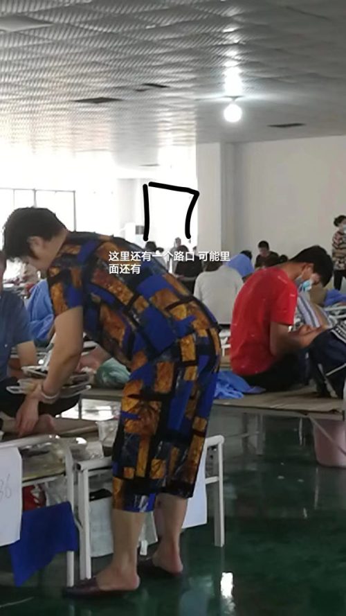 По словам пациентов, больницы в китайском городе Гуйси похожи на «концентрационные лагеря»