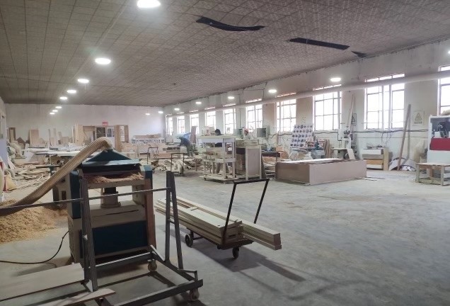 Мебельная фабрика Фэн Чжэньго в городе Циньхуандао, провинция Хэбэй, Китай. (Courtesy of Feng Zhenguo)