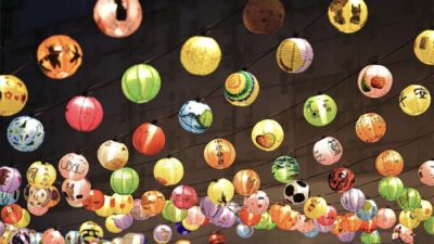 Редкие китайские фонари появились на Празднике середины осени в Гонконге, несмотря на отмену фестиваля