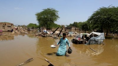 Наводнение в Пакистане: 6,4 млн жителей нуждаются в помощи, страну охватили болезни