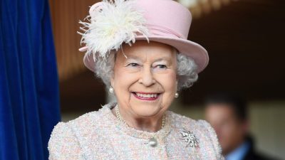 Королева Великобритании Елизавета II умерла в возрасте 96 лет в окружении семьи