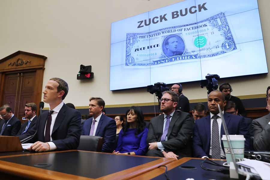 Марк Цукерберг, генеральный директор и основатель Facebook, даёт показания перед комитетом Палаты представителей по финансовым услугам |ChipSomodevilla/GettyImages
