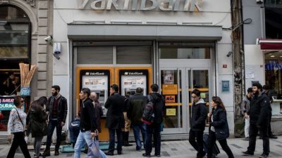 Турция усложнила для россиян оформление банковских карт
