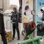 Люди в Синьцзяне не могут навестить родных из-за бессмысленных блокировок