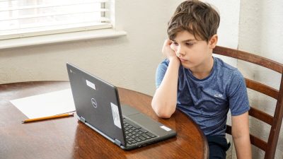 А как вы относитесь к тому, что ваш сын не встаёт из-за компьютера?